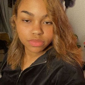 Meet your Posher, Iyana